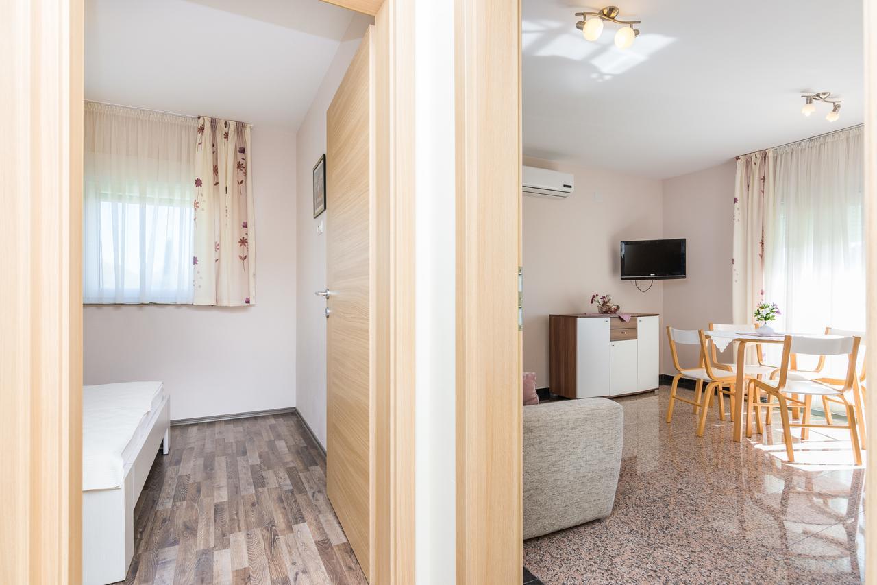 Apartmani Bepo Sveti Filip i Jakov Eksteriør bilde